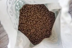 WOOOF Regular 18KG - Geperst Hondenvoer - Geperste Hondenbrokken - Droogvoer - 18KG -Huisdierbenodigdheden 1200x800 4